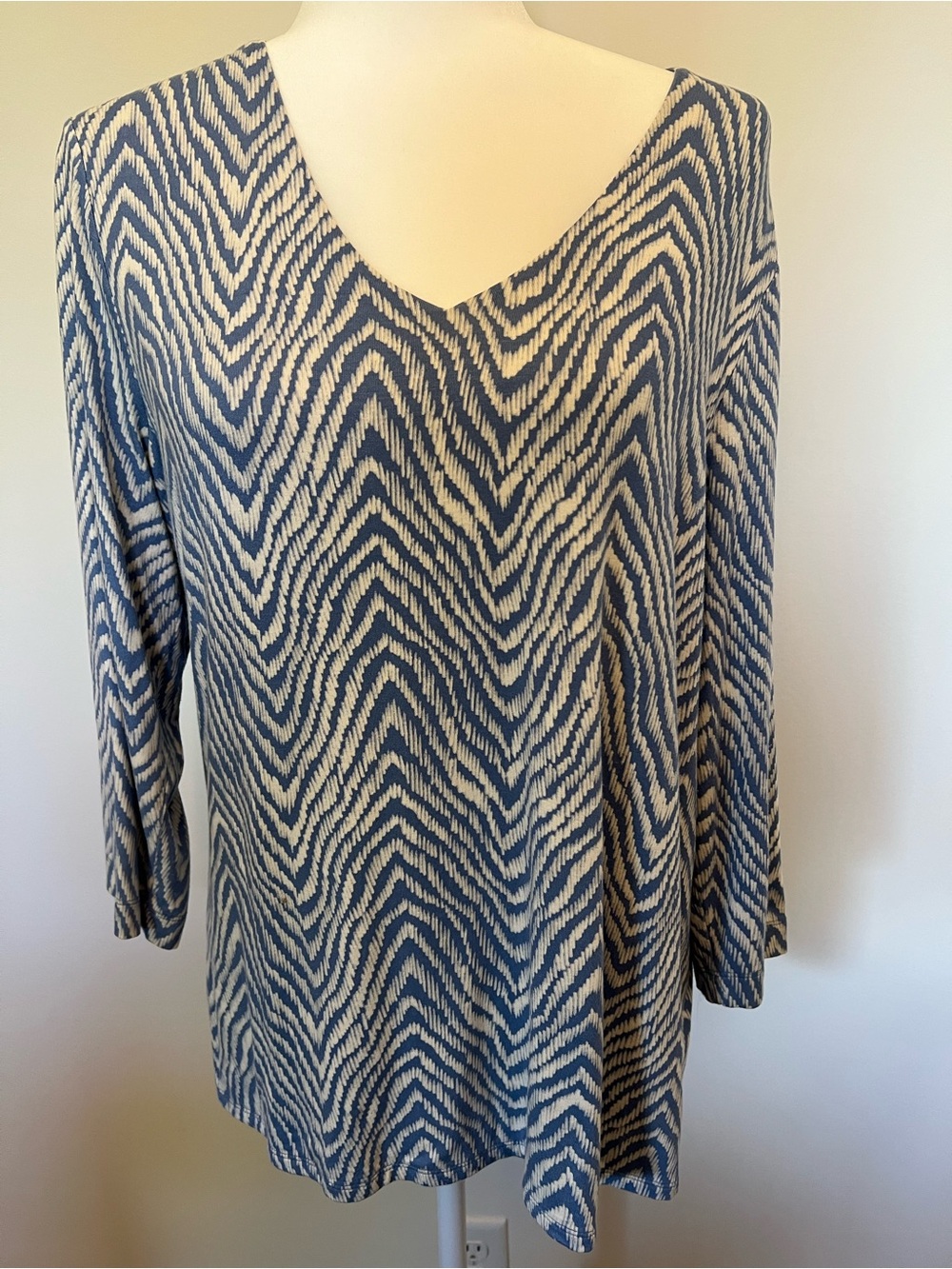 Chico's Blue and Cream V-Neck Patterned Tunic